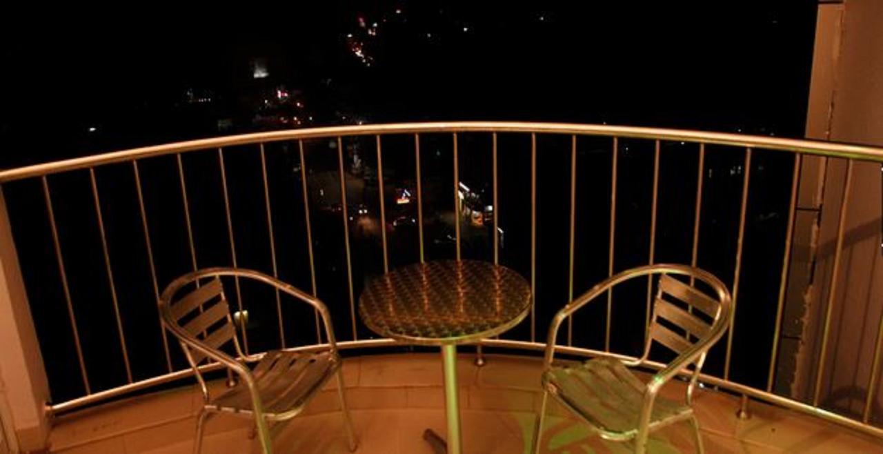 Hotel Hiton Perintalmanna Eksteriør bilde